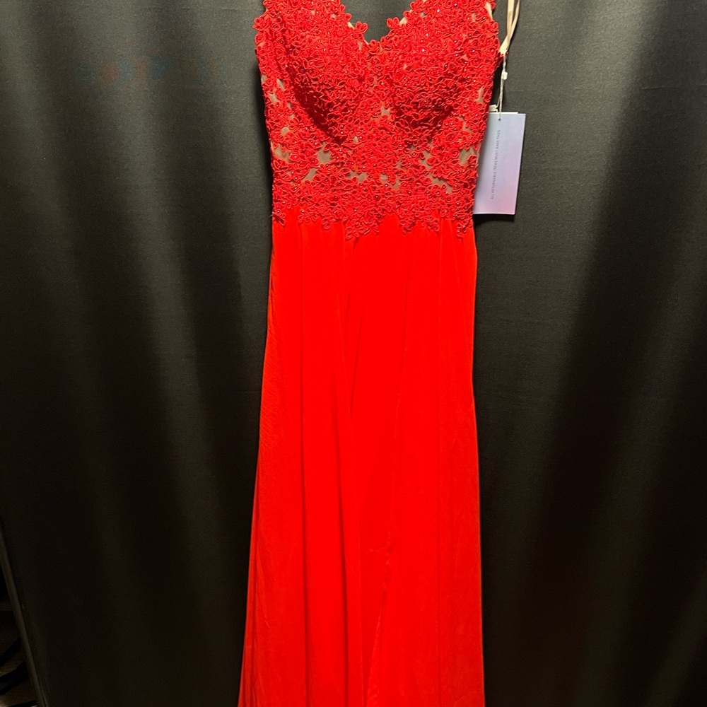 Elegant Red Lace Evening Gown